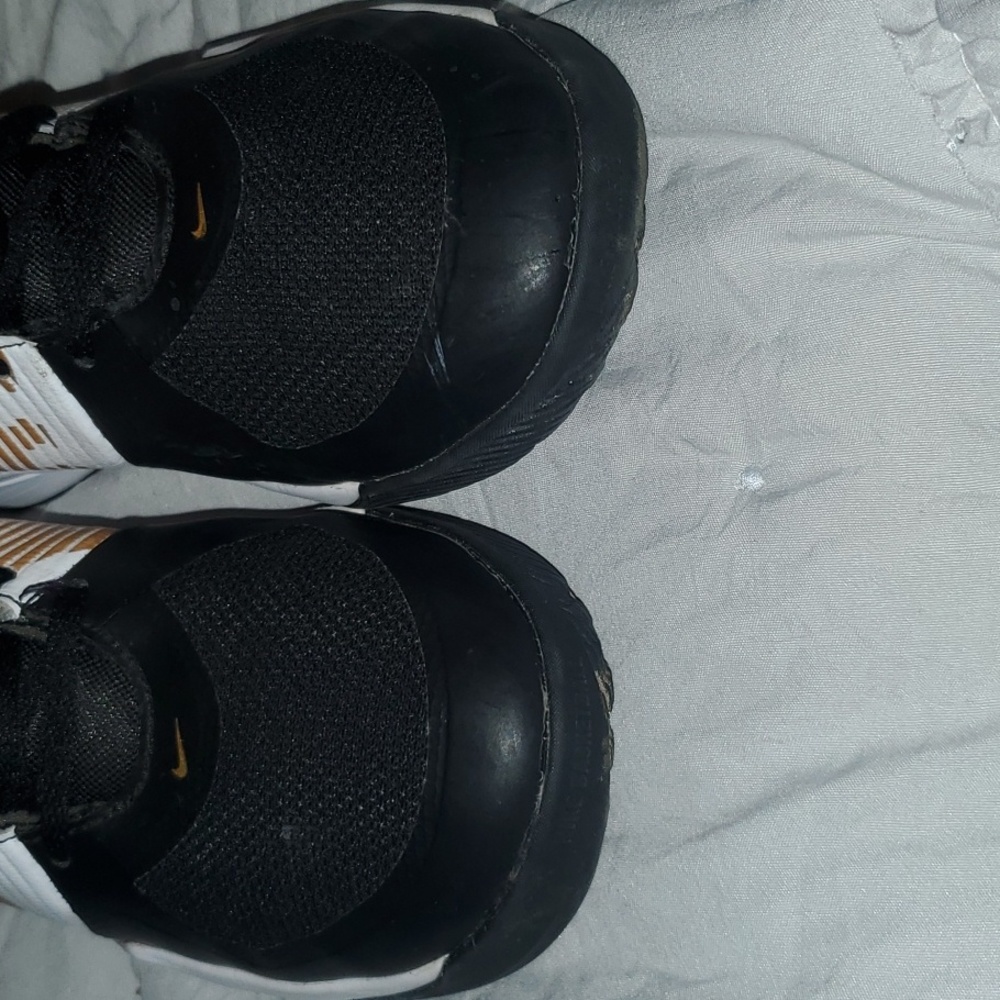 "Team Hustle" Jordan Nike Hightop. - Picture 4 of 11